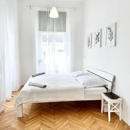 Viaduct View Apartment Prague Exterior photo