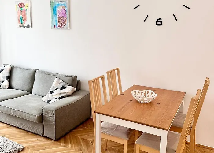 Viaduct View Apartment